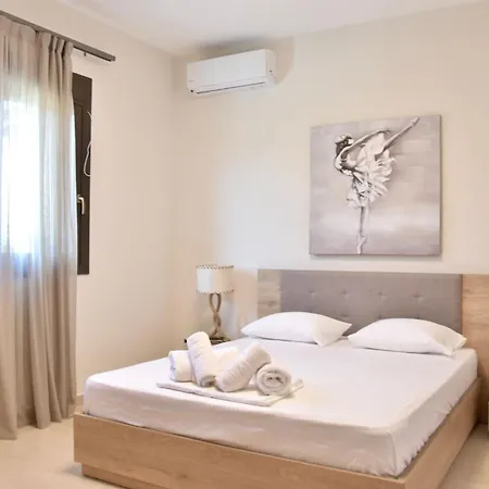 Luxury For 14 People Villa *