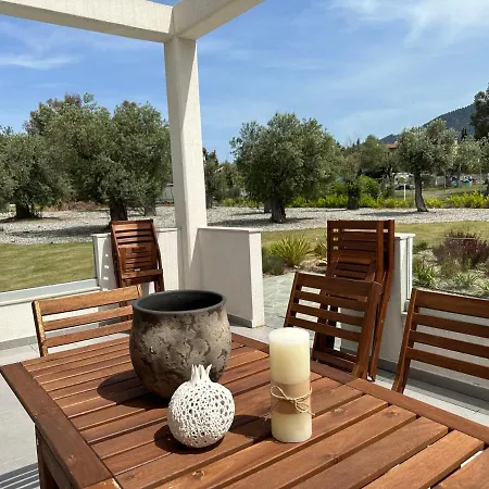 Luxury For 14 People Villa
