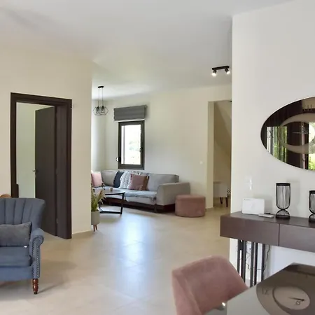 Villa Luxury For 14 People *