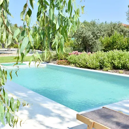 Luxury For 14 People Villa