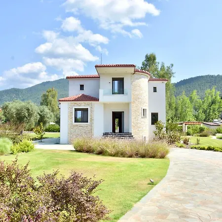 Villa Luxury For 14 People *