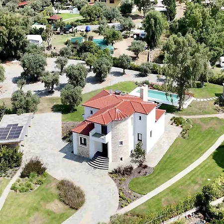 Villa Luxury For 14 People *