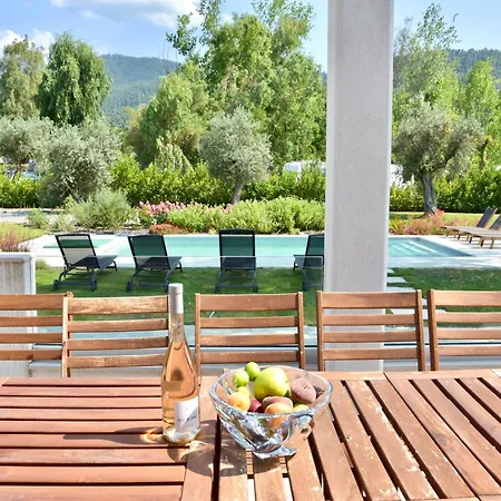 Villa Luxury For 14 People *