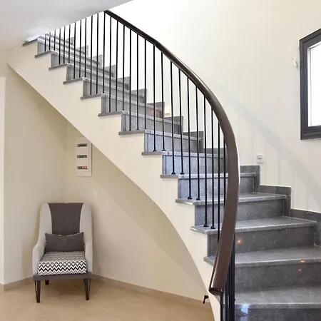 Villa Luxury For 14 People *