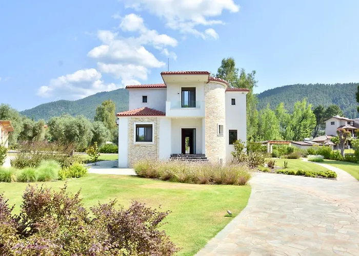 Villa Luxury For 14 People *