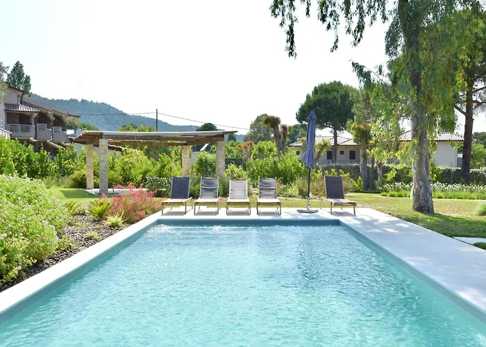 Luxury For 14 People Villa