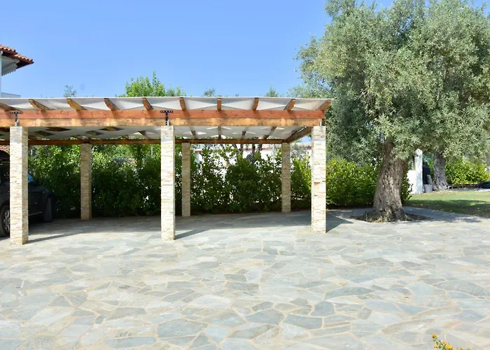 Luxury For 14 People Villa