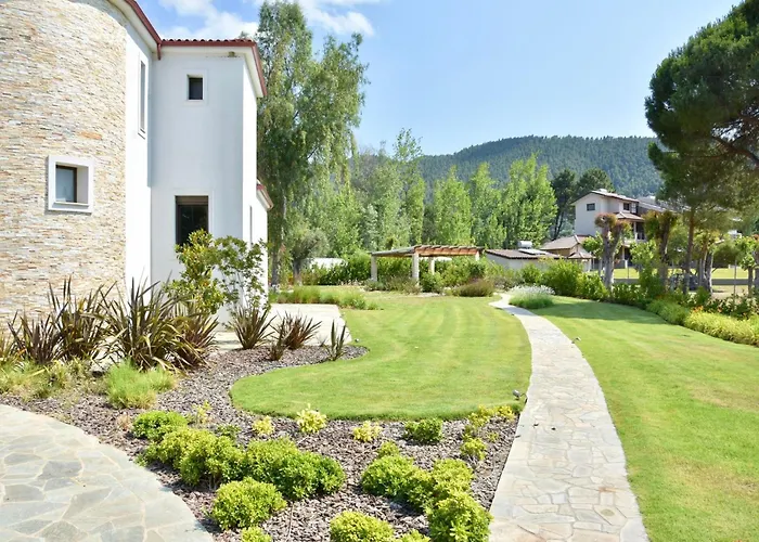 Luxury For 14 People Villa *