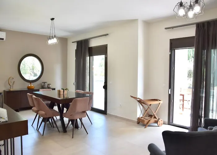 Villa Luxury For 14 People
