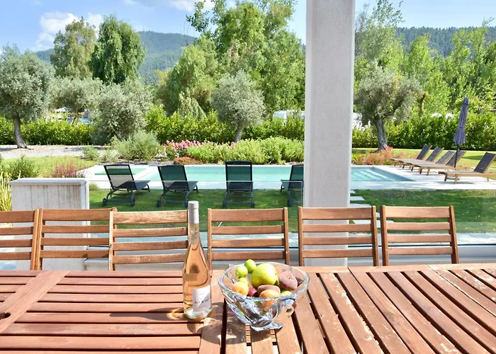 Villa Luxury For 14 People *