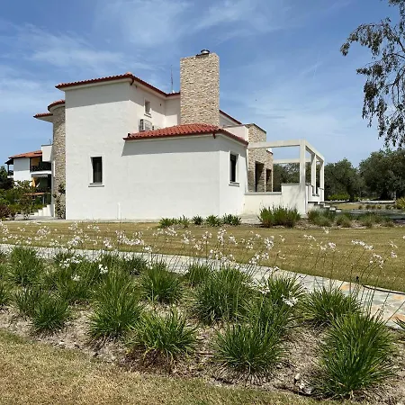 Luxury For 14 People Villa *