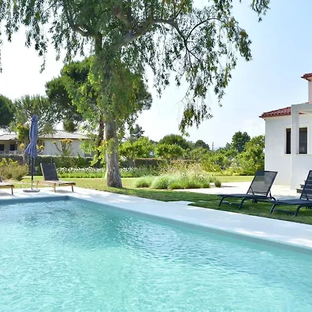 Luxury For 14 People Villa