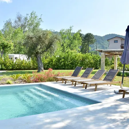 Luxury For 14 People Villa *